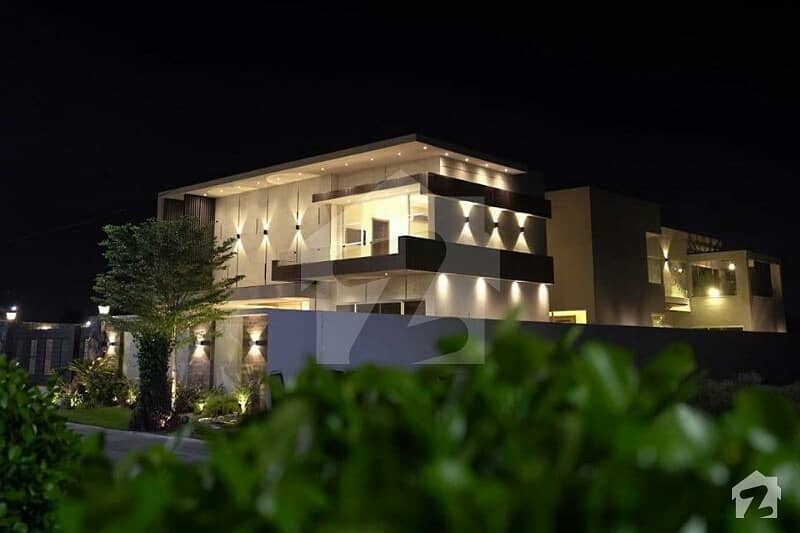 کینال روڈ فیصل آباد میں 5 کمروں کا 1.2 کنال مکان 8.5 کروڑ میں برائے فروخت۔
