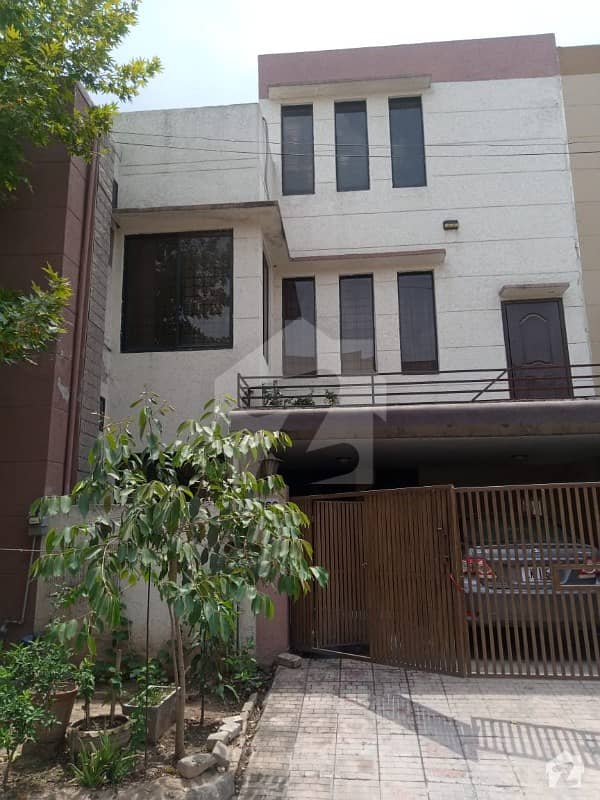 عسکری 13 راولپنڈی میں 4 کمروں کا 7 مرلہ مکان 2.95 کروڑ میں برائے فروخت۔