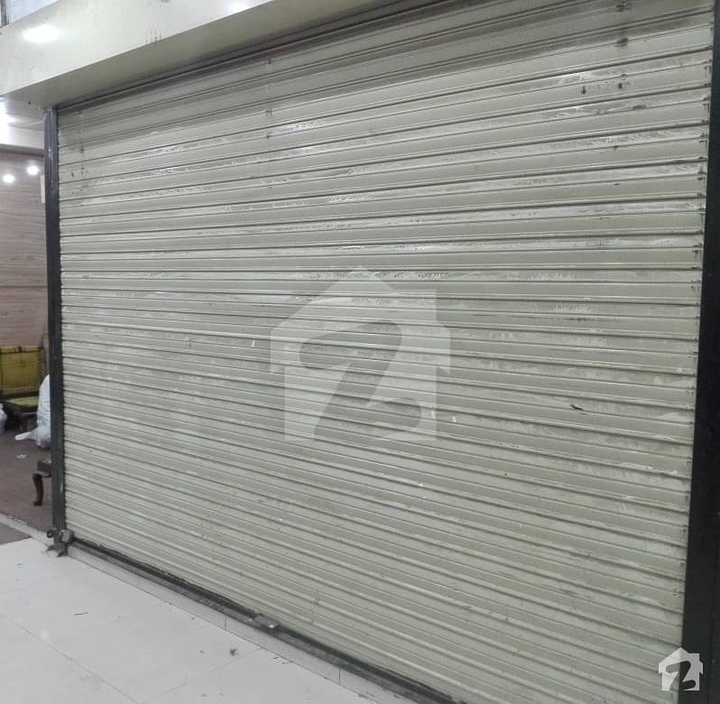 جھمرہ روڈ فیصل آباد میں 1 مرلہ دکان 80 لاکھ میں برائے فروخت۔