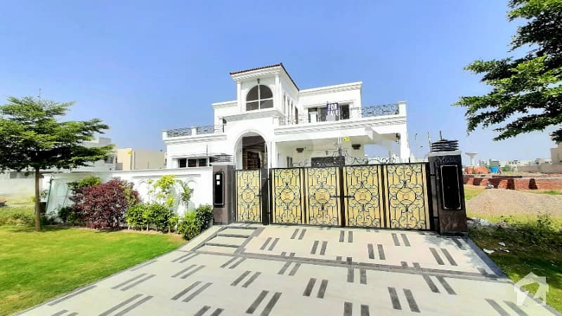 Ultra Modern Luxurious One Kanal Bungalow Most Prime Location Near From Gloria Jeans Must Once Visit