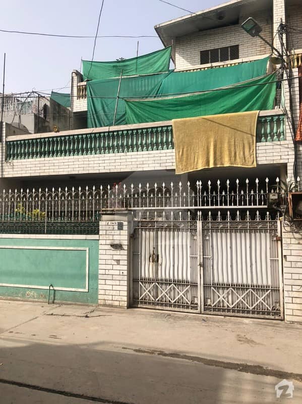 گلستانِ جناح کالونی راولپنڈی میں 7 کمروں کا 6 مرلہ مکان 2.5 کروڑ میں برائے فروخت۔