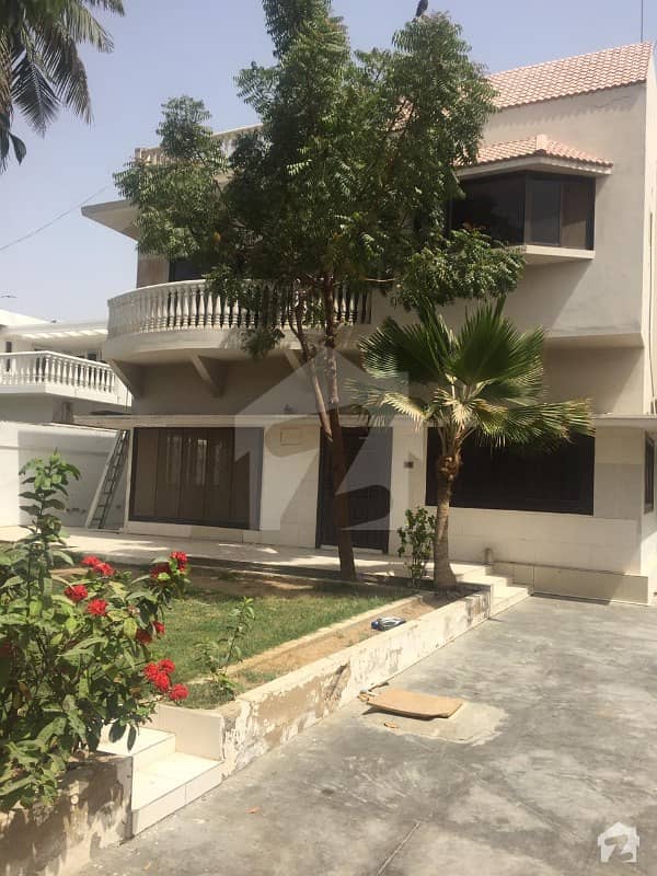 700 Yards Well Maintained House Is Available For Rent