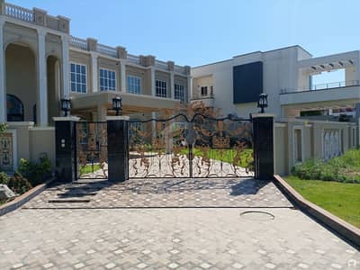 ڈی سی کالونی گوجرانوالہ میں 7 کمروں کا 2 کنال مکان 7.5 کروڑ میں برائے فروخت۔ ڈی سی کالونی گوجرانوالہ میں 7 کمروں کا 2 کنال مکان 7.5 کروڑ میں برائے فروخت۔