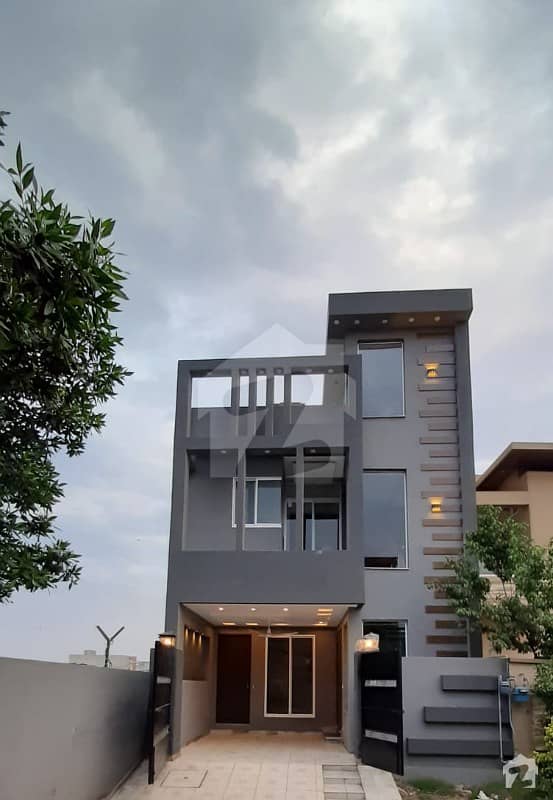 6 Marla Hot Location 3 Bed House For Sale