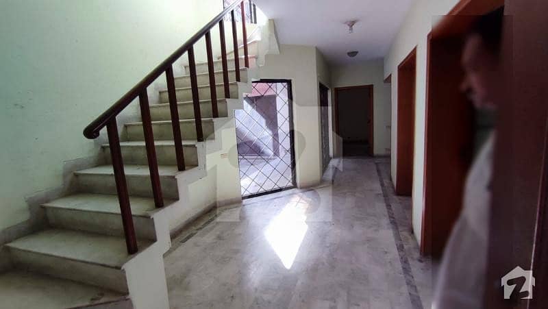 Full House Available For Rent In Gulberg For Commercial Use