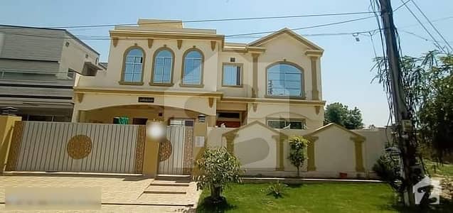 یو ای ٹی ہاؤسنگ سوسائٹی ۔ بلاک اے یو ای ٹی ہاؤسنگ سوسائٹی لاہور میں 5 کمروں کا 1 کنال مکان 3.6 کروڑ میں برائے فروخت۔ یو ای ٹی ہاؤسنگ سوسائٹی ۔ بلاک اے یو ای ٹی ہاؤسنگ سوسائٹی لاہور میں 5 کمروں کا 1 کنال مکان 3.6 کروڑ میں برائے فروخت۔