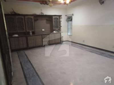 In Yousaf Colony Upper Portion For Rent Sized 2250  Square Feet