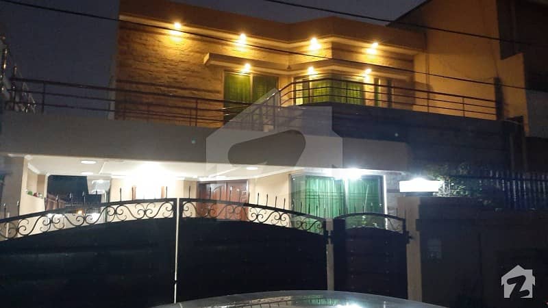 10 Marla Very Beautiful old  House For Sale  In Dha Phase 4  block EE