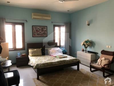 500 Yards Bungalow Fully Furnished One Bedroom Available With All Facilities