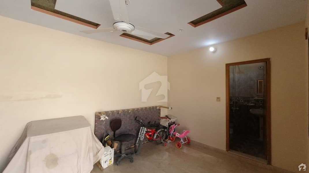 نارتھ کراچی - سیکٹر 14-بی نارتھ کراچی کراچی میں 5 کمروں کا 5 مرلہ مکان 2.3 کروڑ میں برائے فروخت۔