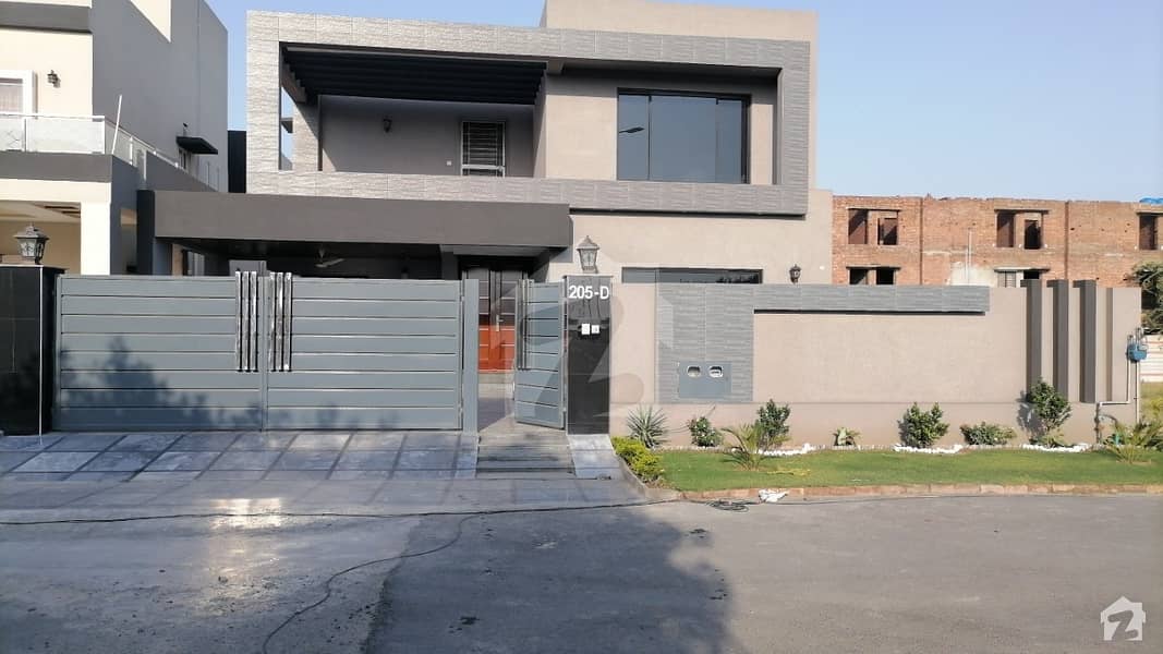 1 Kanal House For Sale 100feet Road Near To Park brand New
