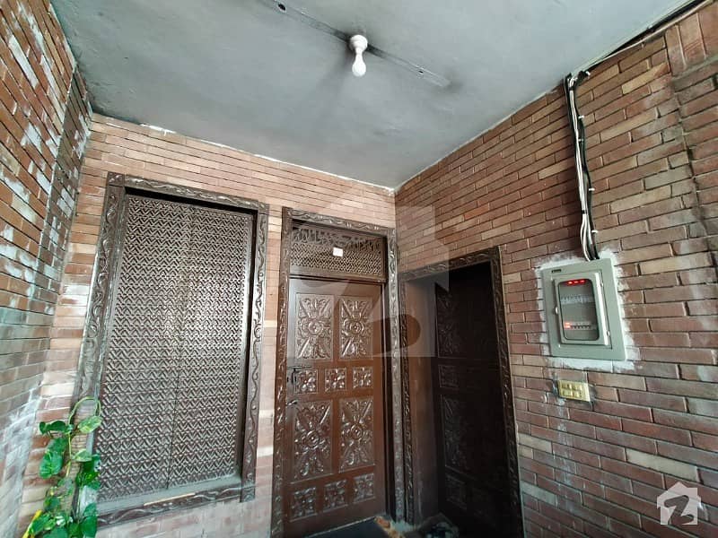 والٹن روڈ لاہور میں 3 کمروں کا 7 مرلہ مکان 2.1 کروڑ میں برائے فروخت۔