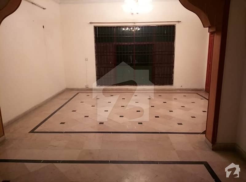 گلشن آباد سیکٹر 2 گلشن آباد راولپنڈی میں 3 کمروں کا 1 کنال بالائی پورشن 26 ہزار میں کرایہ پر دستیاب ہے۔