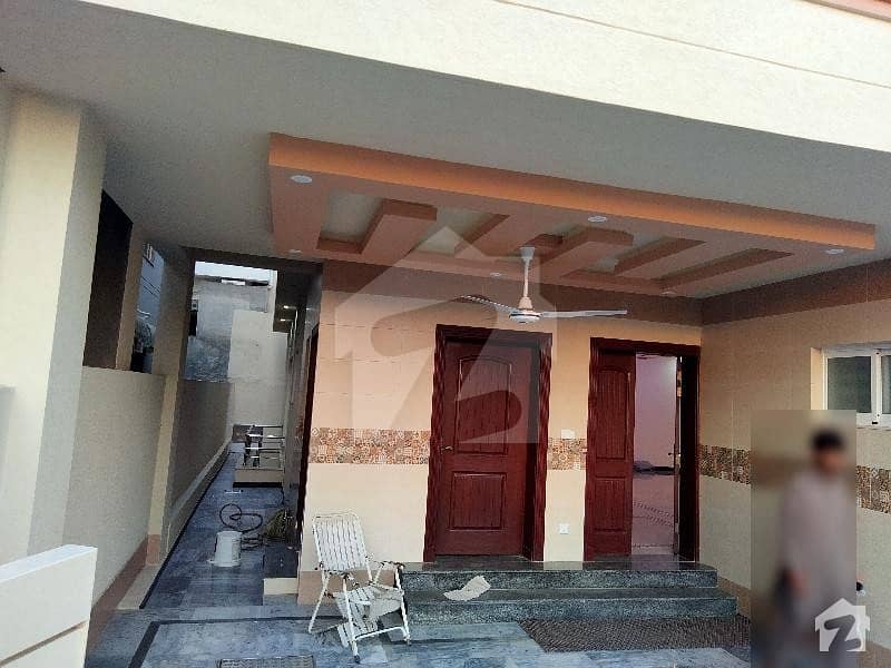 بحریہ ٹاؤن فیز 5 بحریہ ٹاؤن راولپنڈی راولپنڈی میں 7 کمروں کا 10 مرلہ مکان 3 کروڑ میں برائے فروخت۔