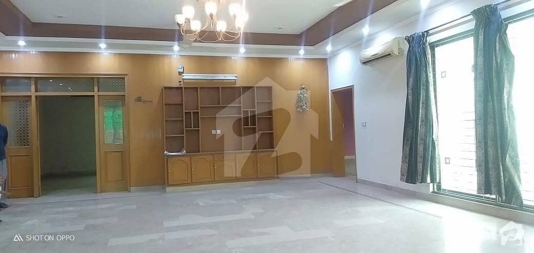 1 Kanal House Ideally Situated In Sukh Chayn Gardens