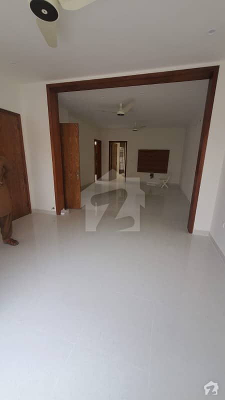 10 Marla House For Rent In Talha Block Bahria Town Lahore