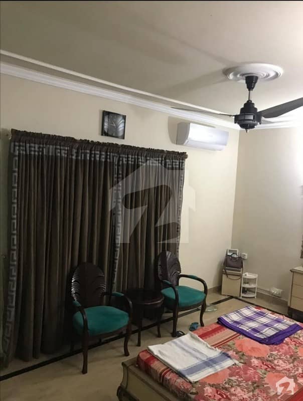 ریوینیو سوسائٹی لاہور میں 5 کمروں کا 10 مرلہ مکان 1.3 لاکھ میں کرایہ پر دستیاب ہے۔