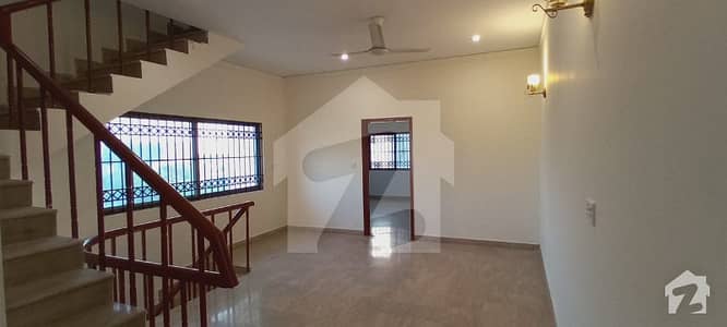 Well Maintain 250 Yards Duplex House Having 4 Bedrooms Available For Rent In Phase 8