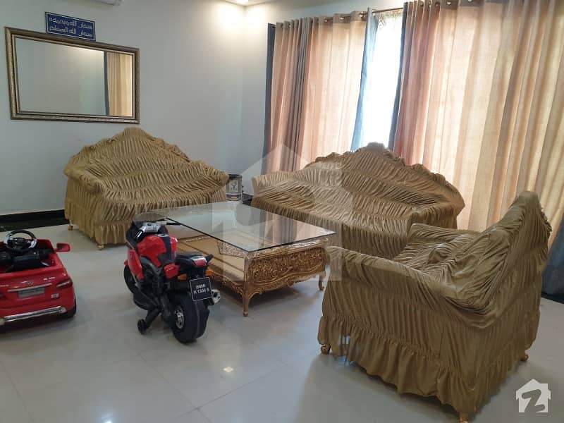 ویلینشیاء ۔ بلاک اے ویلینشیاء ہاؤسنگ سوسائٹی لاہور میں 6 کمروں کا 1 کنال مکان 4.5 کروڑ میں برائے فروخت۔