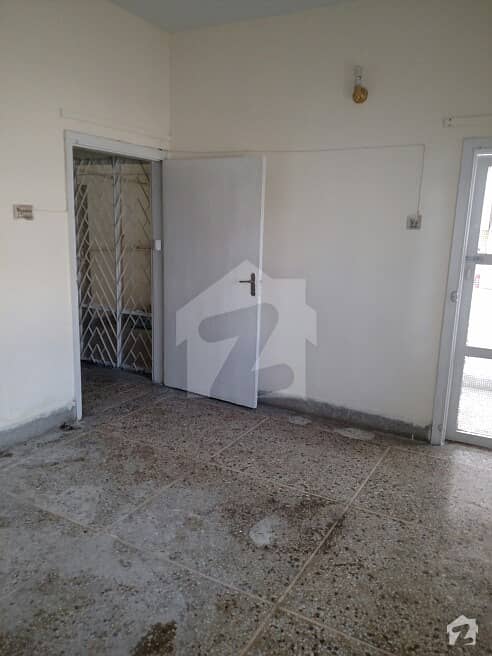 240 Square Yards Upper Portion In Gulshan-e-Iqbal Town For Rent