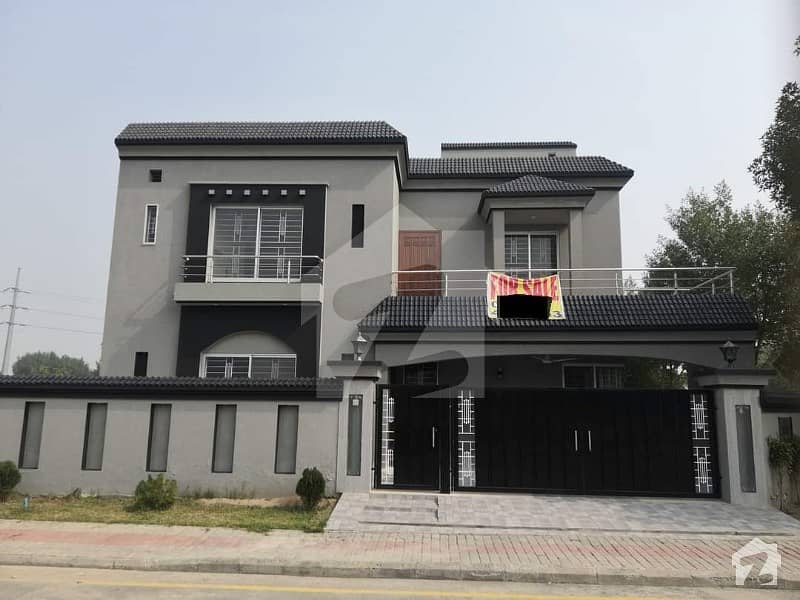 10. Marla Corner Beautiful House For Sale In Bahria Orchard Phase #1 Northern.