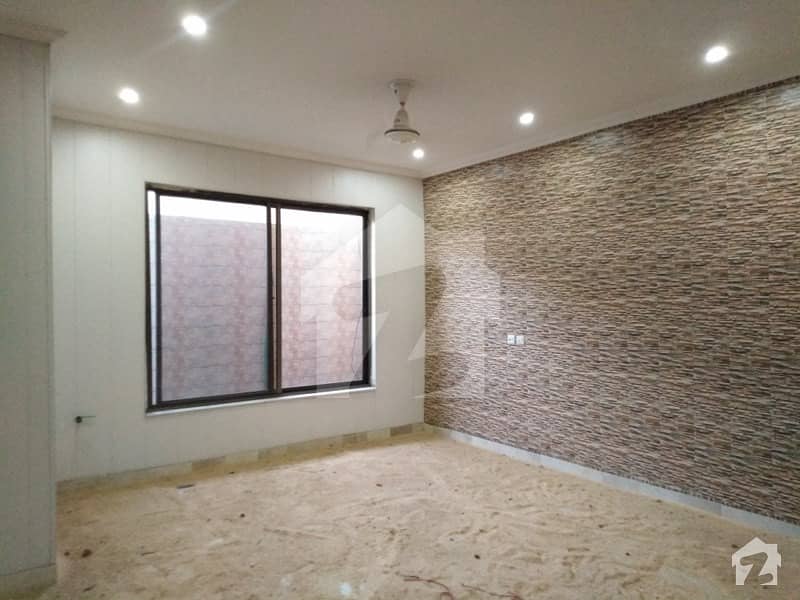 Reserve A Centrally Located House In LDA Road