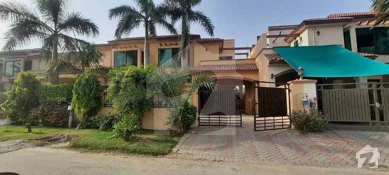 14-marla House Facing Park For Rent Available In Lake City Sector M1.