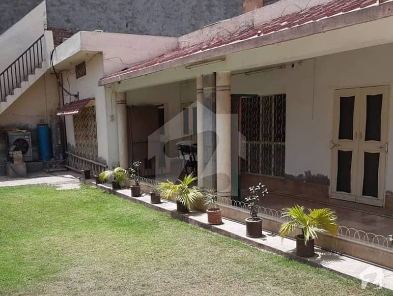 الرحیم کالونی ملتان میں 4 کمروں کا 16 مرلہ مکان 2.1 کروڑ میں برائے فروخت۔