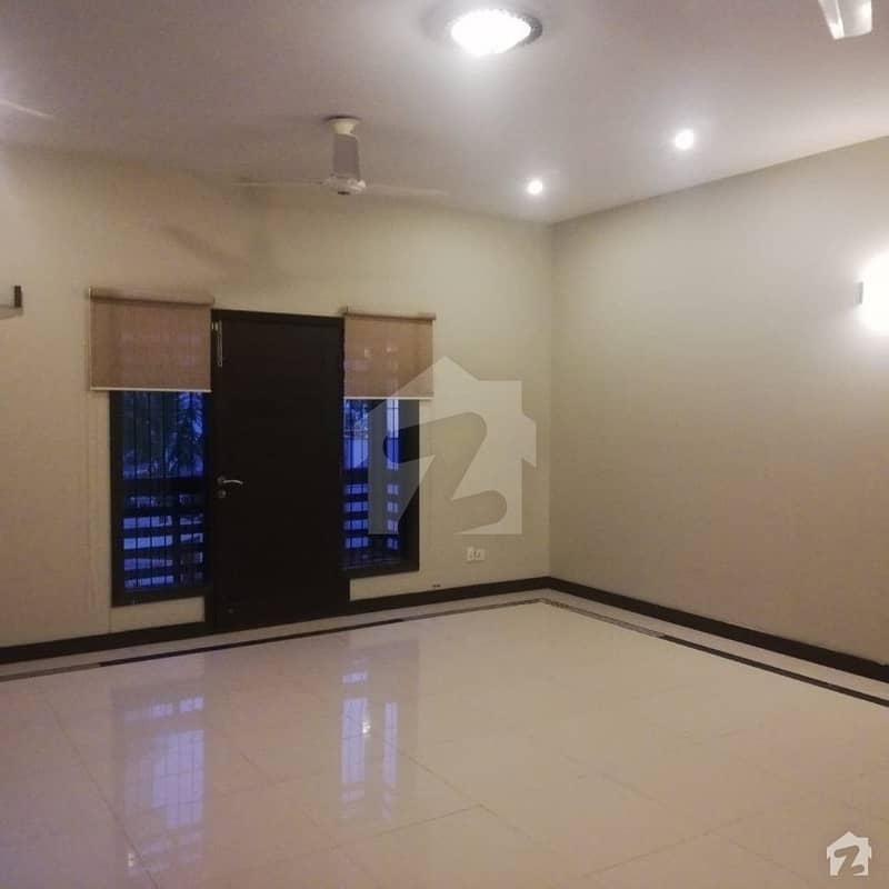 Upper Portion Of 4500  Square Feet In D. H. A For Rent