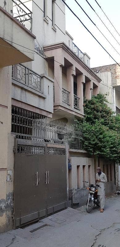 گلبہار ٹاؤن جی ٹی روڈ لاہور میں 5 کمروں کا 8 مرلہ مکان 50 ہزار میں کرایہ پر دستیاب ہے۔