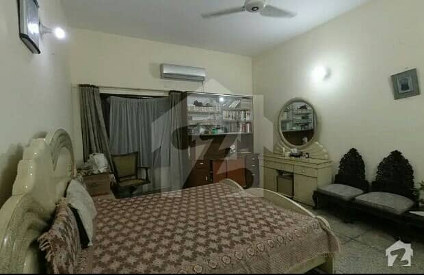 فیصل ٹاؤن ۔ بلاک سی فیصل ٹاؤن لاہور میں 5 کمروں کا 1.13 کنال مکان 7 کروڑ میں برائے فروخت۔