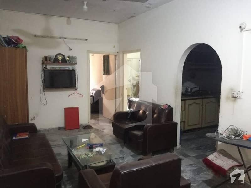 Tariq Road Flat For Sale