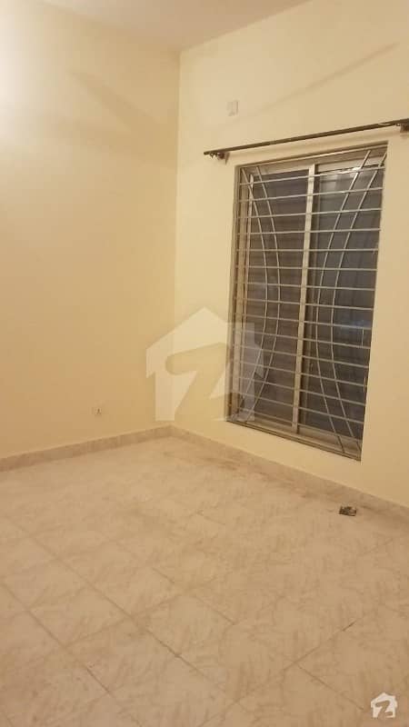 600b 2nd Floor Flat Is Available For Sale