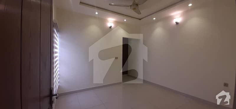 3 Floor Plaza 7000 Sq Ft For Rent 3 Floor Plaza 7000 Sq Ft For Rent