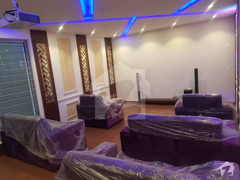 ڈی ایچ اے فیز 6 - بلاک سی فیز 6 ڈیفنس (ڈی ایچ اے) لاہور میں 5 کمروں کا 1 کنال مکان 6.25 کروڑ میں برائے فروخت۔