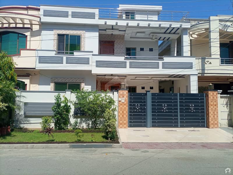 10 Marla House For Sale In DC Colony Gujranwala