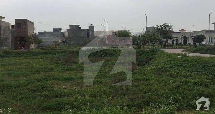 8 Marla Plot For Sale In Very Reasonable Price