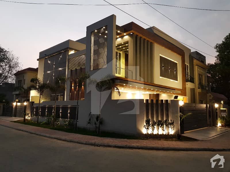 12 Marla Fully Designer House For Sale In Bahria Town Lahore