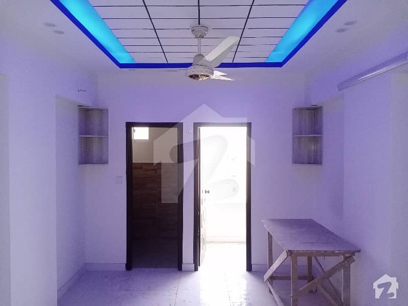 1500  Square Feet Flat In Jamshed Town Is Available