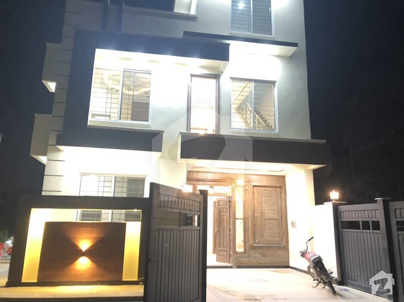 Brand New House 25x40 Proper Corner 50x70 With Huge Extra Land Margala Face Prime Location Direct Access To Main Double Road Available For Sale In G-13-1