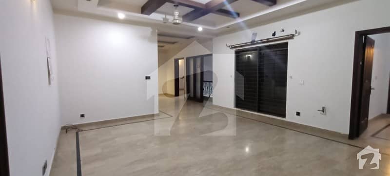 01 Kanal Upper Portion With Separate Gate For Rent In State Life