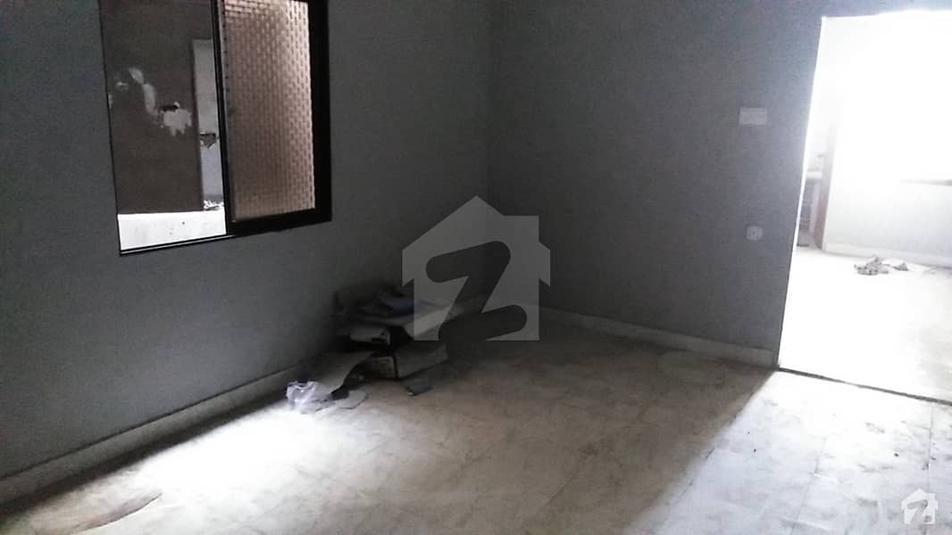 1533  Square Feet Flat Is Available For Sale In Latifabad