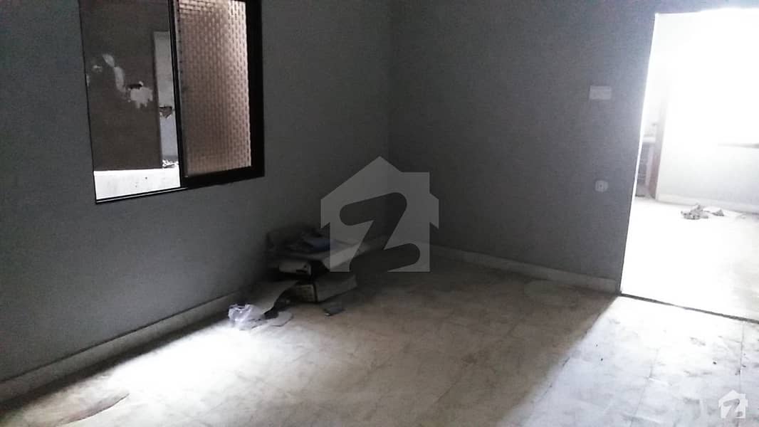 1533  Square Feet Flat For Sale In Latifabad
