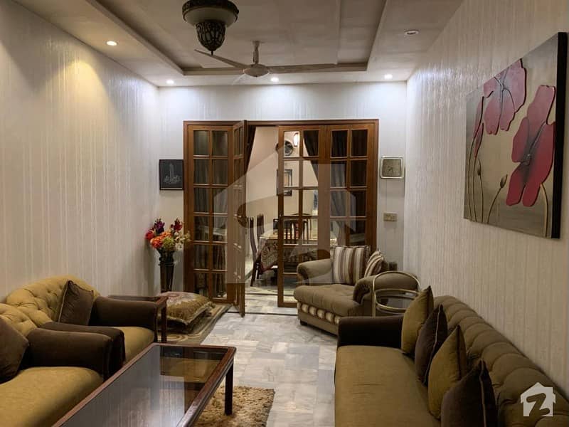 ماڈل ٹاؤن ۔ بلاک ایم ماڈل ٹاؤن لاہور میں 5 کمروں کا 10 مرلہ مکان 2.8 کروڑ میں برائے فروخت۔
