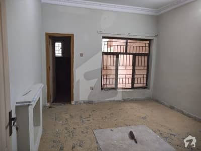 ڈیفنس روڈ راولپنڈی میں 4 کمروں کا 11 مرلہ مکان 1.7 کروڑ میں برائے فروخت۔