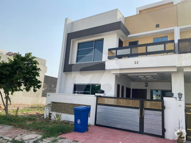 Brand New House Available For Rent Beautiful Location And House Prime Location