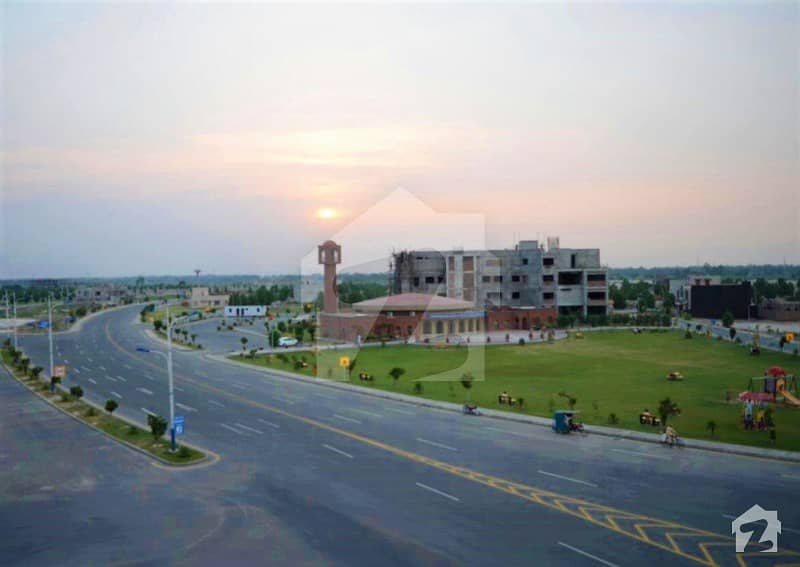 بحریہ آرچرڈ فیز 1 ۔ سدرن بحریہ آرچرڈ فیز 1 بحریہ آرچرڈ لاہور میں 10 مرلہ رہائشی پلاٹ 77 لاکھ میں برائے فروخت۔