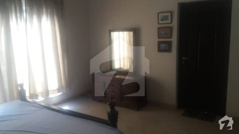 1 Comfortable Bedroom For Bachelors In Kanal House