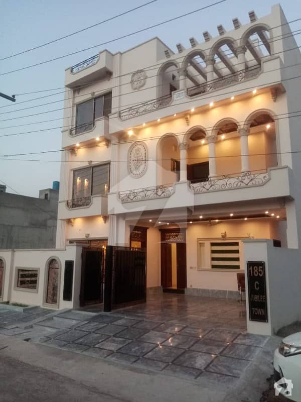 2250  Square Feet House In Only Rs 19,500,000