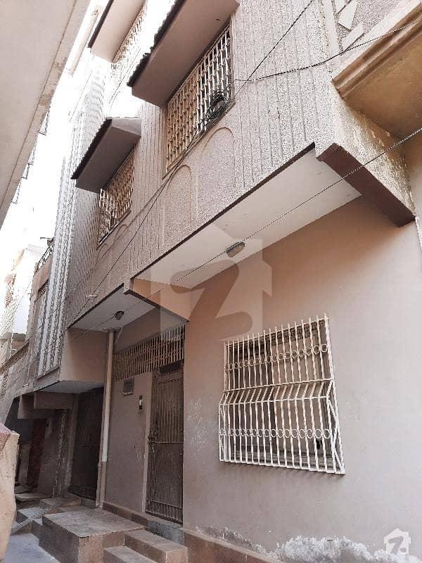 گولڈن ٹاؤن ملیر کراچی میں 6 کمروں کا 4 مرلہ مکان 1.4 کروڑ میں برائے فروخت۔